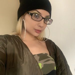 Meet your Posher, Esperanza